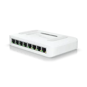 USW-Lite-8-PoE_007_grande.webp